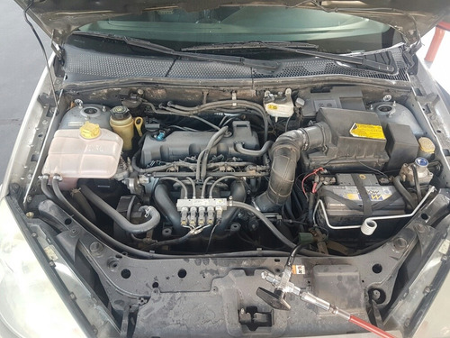 Ford Focus 1.6 Ambiente Mp3