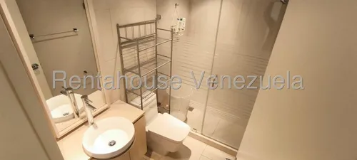 En Venta Hermoso Apartamento En Campo Alegre. Mls 25-13510. Mjs.