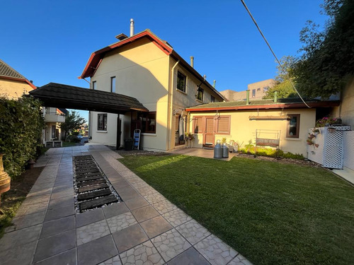 Oportunidad Única: Casa Semi-amoblada En Lomas De San Seba