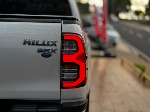 Toyota Hilux 2.8 SRX 4X4 CD 16V DIESEL 4P AUTOMÁTICO