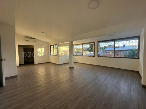 Ajr Casa En Alquiler En Santa Cecilia 24-17904 Yg