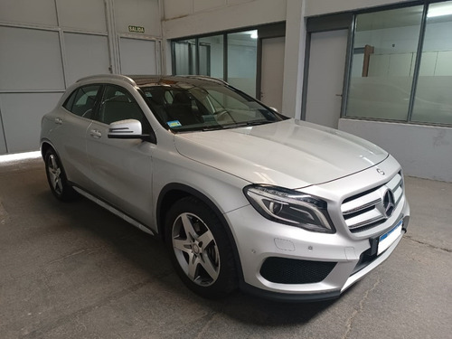 Imagen 2 de 8 de Mercedes Benz Gla 250 Urban 4matic Amg