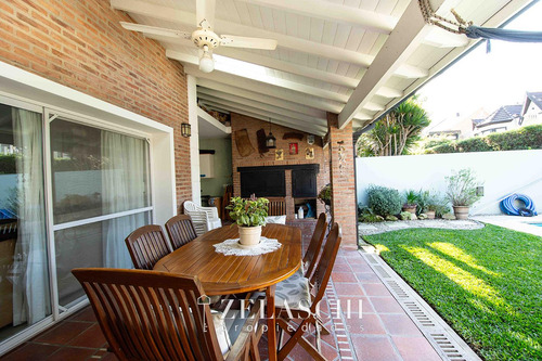 Casa En Venta: Calle Piccione, Ciudad Jardín