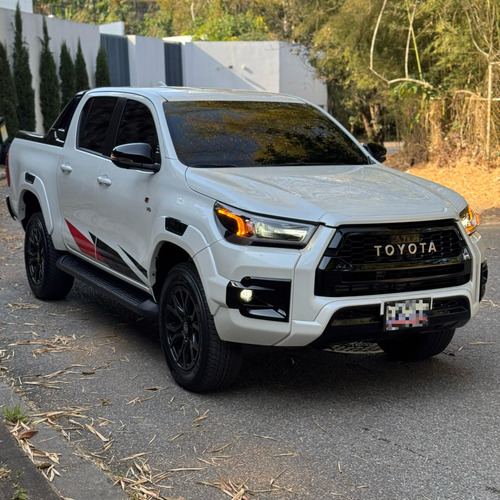 Toyota Hilux Dubai Gr