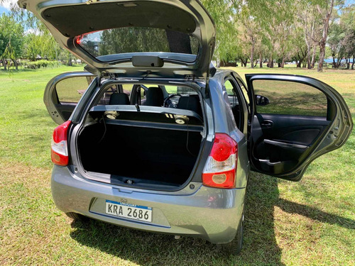 Toyota Etios 1.5 Xls Hacht