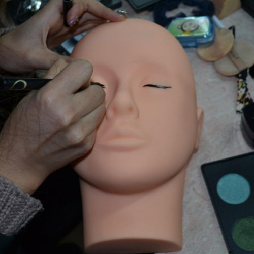 Imagem 5 de 9 de Cabeça De Silicone Maquiagem, Cílios E Micropigmentação