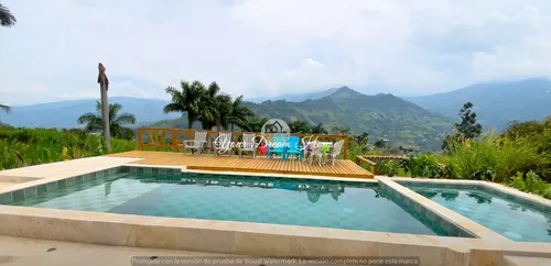 Preciosa Finca En Copacabana De Un Solo Nivel En Exclusiva Parcelación Unidad Cerrada. Finca En Copacabana En Parcelación. Finca En Copacabana Con Piscina. Finca En Unidad Cerrada. Finca Plana