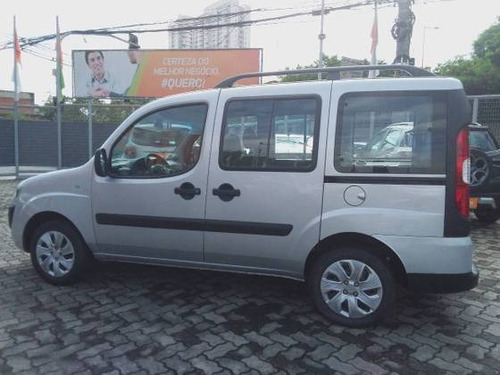 Imagem 10 de 15 de Fiat Doblò 1.8 Mpi Essence 7l 16v Flex 4p Manual