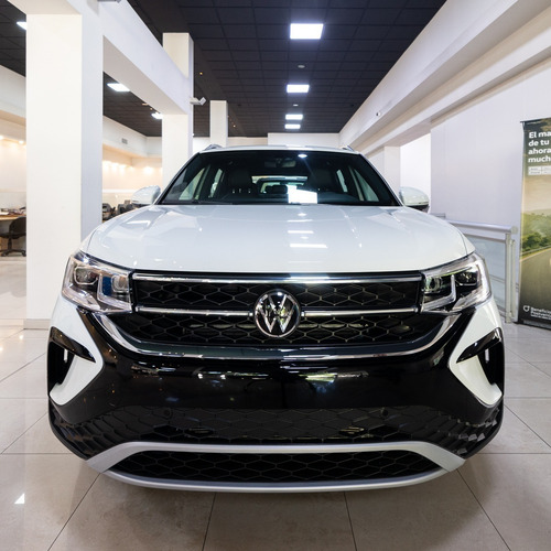 Imagen 2 de 16 de Volkswagen Taos Highline 250 Tsi At My23 0km #17