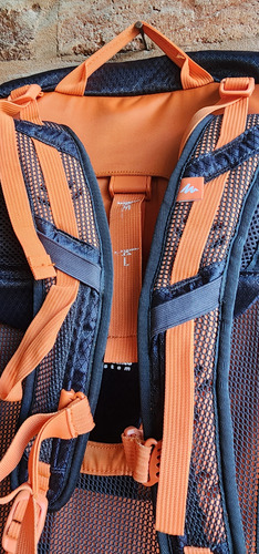 Mochila Trekking Quechua Forclaz 40 Air Plus. Decathlon Azul Oscuro Liso (Usado)
