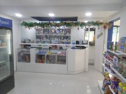 Imagen 2 de 3 de Farmacia Farmasky. C,a