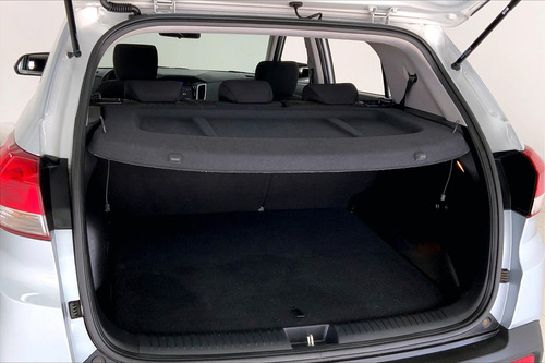 Imagen 21 de 25 de Hyundai Creta 5 Pts Gls 16l Ta Ra-16