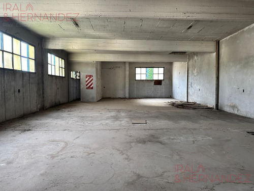 Venta Galpon Industrial   3 Departamentos En  Block,  Lote Propio!