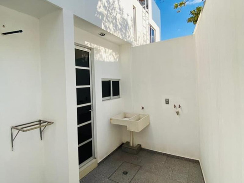 Imagen 5 de 10 de Casa Sola En Venta Campos Elíseos