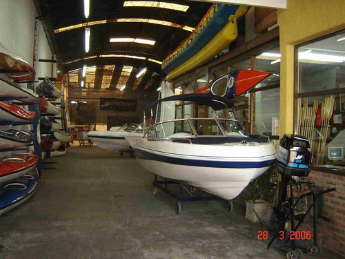 Bote Bahamas 260