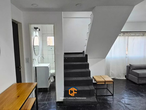 Departamento 4 Ambientes Tipo Dúplex Con Cochera Incluida, En Venta Y Muy Buen Estado, Apto Crédito