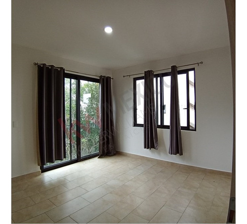Departamento En Venta En Segundo Piso En Playa Del Carmen Con Excelentes Amenidades