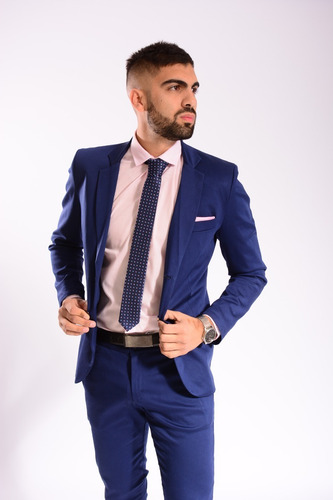 Imagen 4 de 6 de Traje Azul Marino Entallado