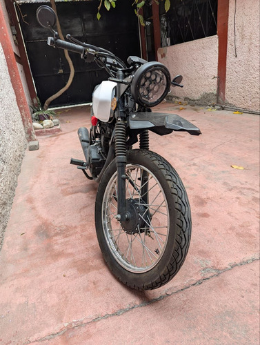 Motocicleta Marca Vento Modelo Xpress Año 2023 Modificada