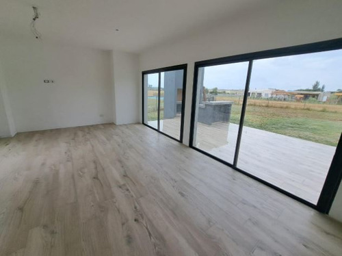 Casa A Estrenar En San Sebastián Area 11