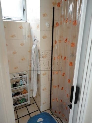 Apartamento A Venda No Bairro Coqueiros Em Florianopolis - V-76911