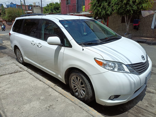 Toyota Sienna Xle At