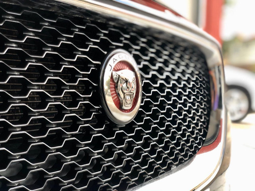Jaguar Xe 2.0 Si4 16v Turbo Gasolina Pure 4p