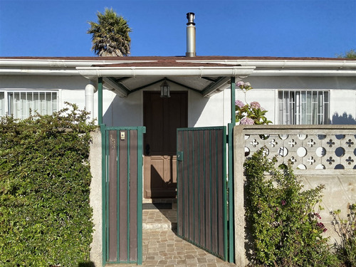 Casa En Venta De 3d, 2b.algarrobo Central.