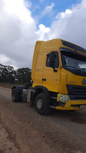 Tractor Howo Zz4187n3517n1b