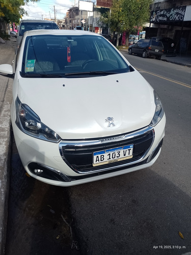 Peugeot 208 1.5 Allure Smeg