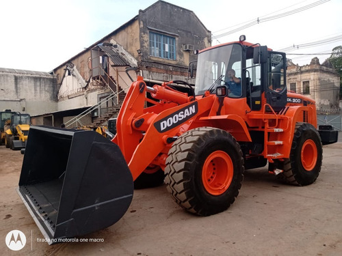 Imagem 8 de 15 de Pá Carregadeira Doosan Dl300 2010*17.3ton. *revisada*repasse