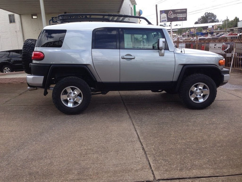 Imagen 3 de 13 de Toyota Fj Cruiser Premium 4x4 6 Cil Aut 2009 Gris