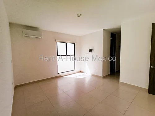 Se Renta Casa En Zibata Condominio Ankara Ofrece 3 Recamara Una En Pb Qh25-2527