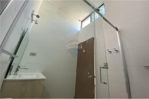Imagen 13 de 18 de Departamento Duplex En Venta De 3d+2b Gc Bajos