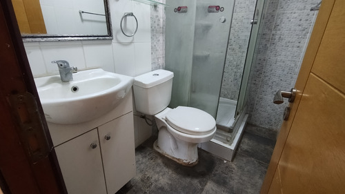 Confortable Casa Con Amplio Patio, 6d, 3b, 6e