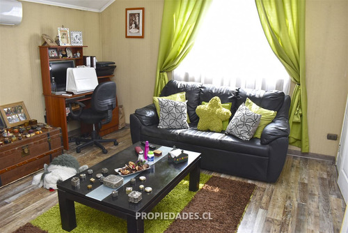Casa En Venta De 4d/4b En Huechuraba