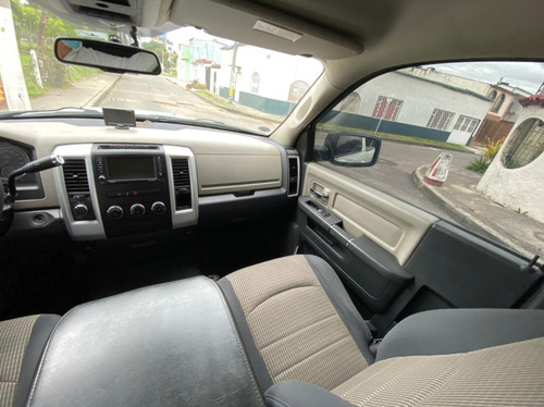 Dodge Ram 1500 At 5.7l 4x4