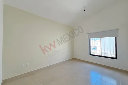 Casa En Venta Con Terreno Excedente En Un Residencial Muy Tranquilo Y Seguro En La Zona Norte De ...