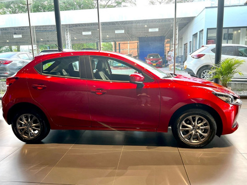 Imagen 4 de 20 de Mazda 2 Sport Tuoring 2023