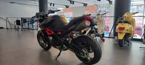 Imagen 16 de 18 de Aprilia Shiver 900