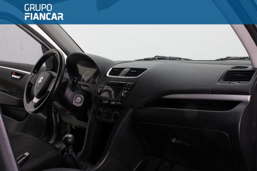 Imagen 6 de 14 de Suzuki Swift Gl 2015