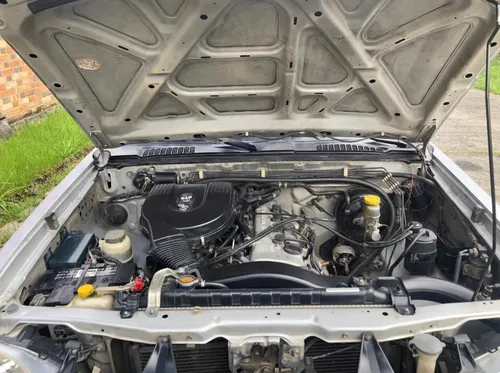 Nissan NP300 Frontier 2.4l