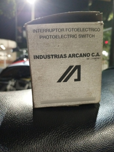 Interruptor Fotoeléctrico Marca Arcano 