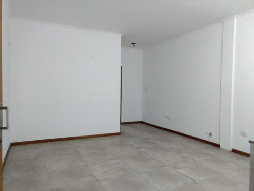 Alquiler De Depto 2 Ambientes En Caseros, Tres De Febrero