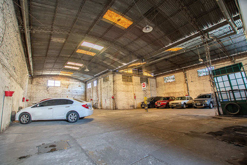 Imagen 2 de 21 de Vende · Galpón/deposito Sobre Calle Avellaneda 500