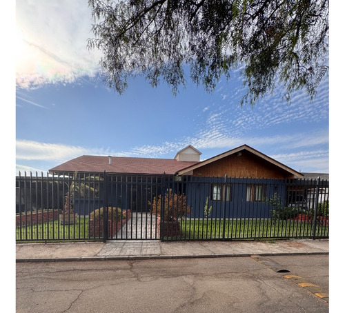En Venta Casa, Condominio Las Mercedes, Machalí
