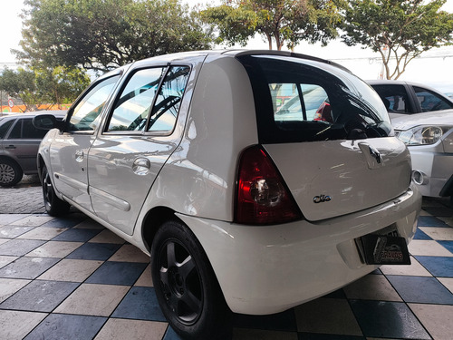 Renault Clio 1.0 16v Privilège Hi-flex 5p