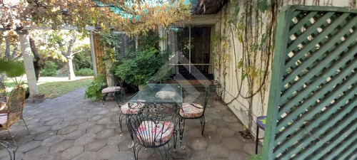 Casa En Venta De 3 Dorm. En La Reina