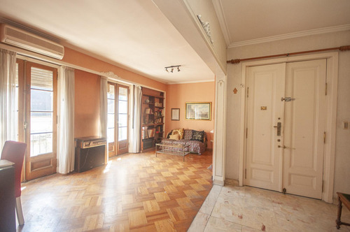Departamento De 4 Ambientes En Edificio Histórico En Congreso