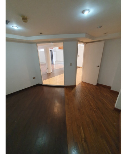 Venta De Excelente Galpón En Chacao 308m2